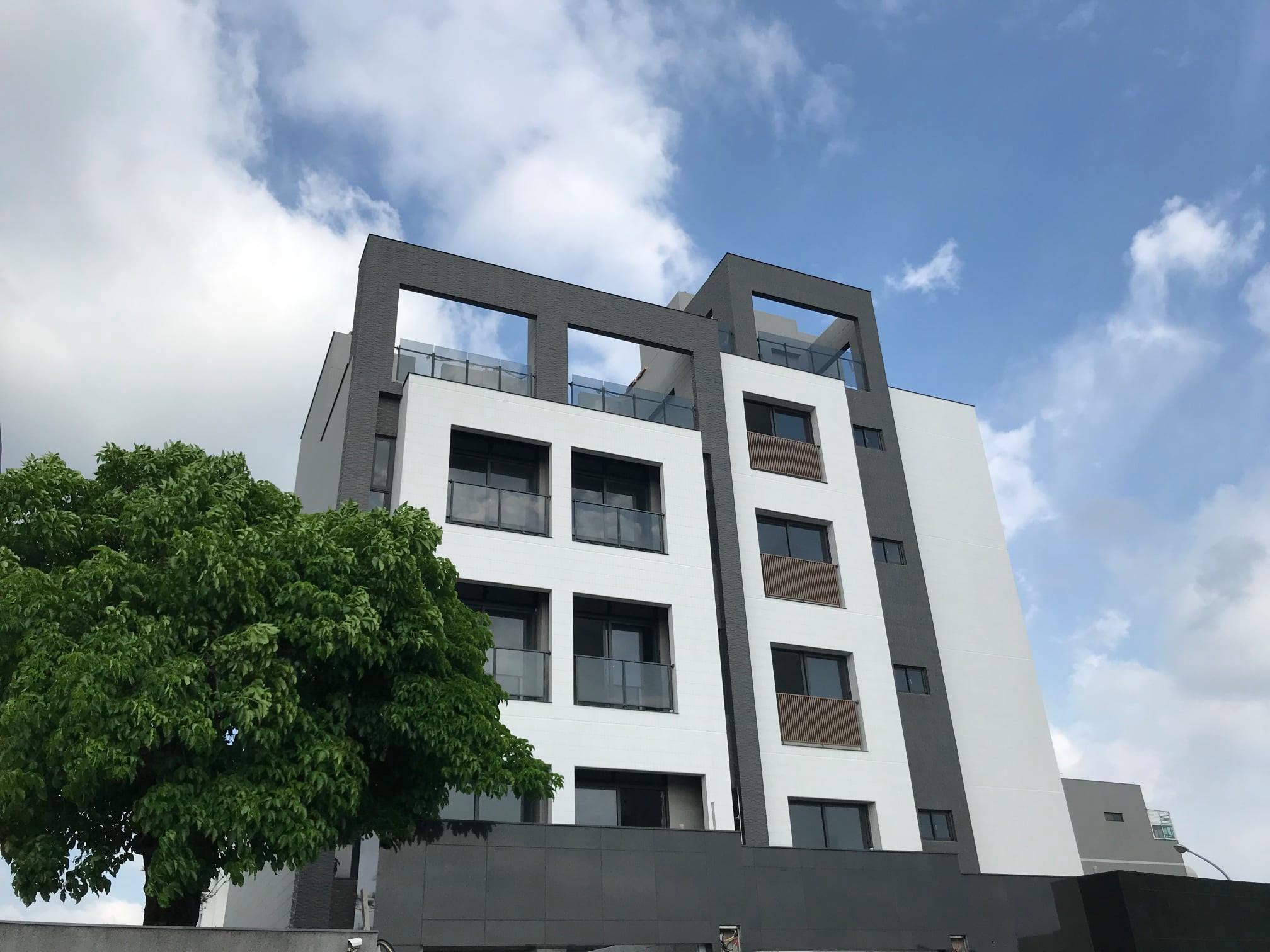 台南南區 精品人生 商業區角地 5樓電梯豪墅 鄰萬坪公園 戶戶臨路0持分 前院停車 店住合一 採用6人座三菱電梯 台南南區 精品人生 商業區角地 5樓電梯豪墅 鄰萬坪公園 戶戶臨路0持分 前院停車 店住合一 採用6人座三菱電梯